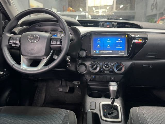 TOYOTA HILUX 4X4 D/C SRX 2.8 TDI 6 A/T - Miniatura 3