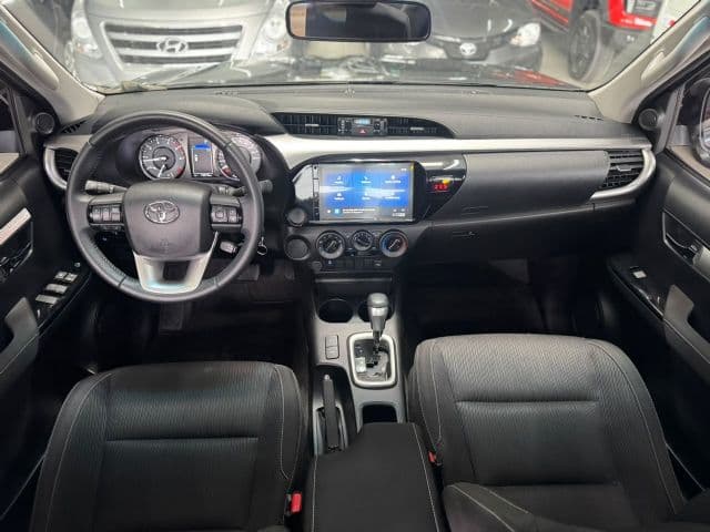TOYOTA HILUX 4X4 D/C SRX 2.8 TDI 6 A/T - Miniatura 5