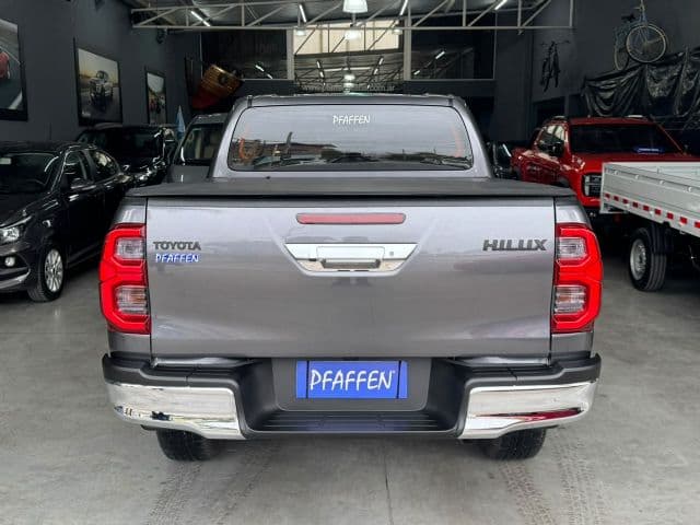 TOYOTA HILUX 4X4 D/C SRX 2.8 TDI 6 A/T - Miniatura 7