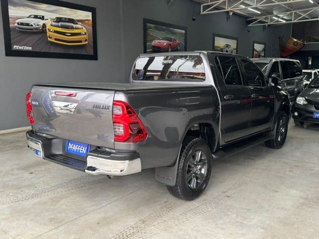 TOYOTA HILUX 4X4 D/C SRX 2.8 TDI 6 A/T - Miniatura 8